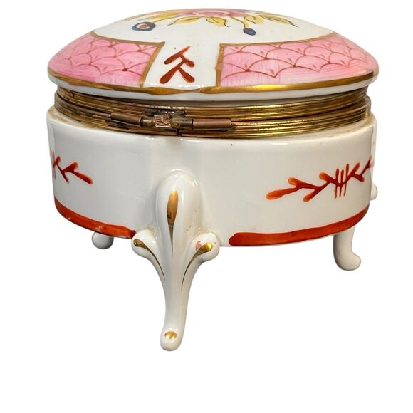 Vintage Handpainted 3 Footed Floral Hinged Trinket Box Porcelain Roses by Isco - Picture 8 of 16